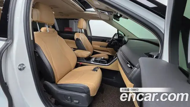 Kia Carnival 2020 — ფოტო 18/20