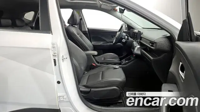Hyundai Kona 2023 — Фото 11/20