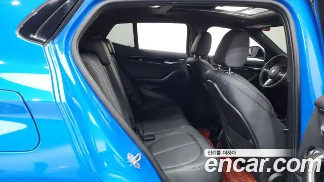 BMW X2 2018 — Şəkil 13/20