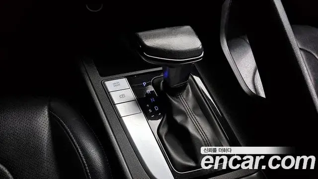 Hyundai The New Avante Hybrid 2022 — Photo 14/23