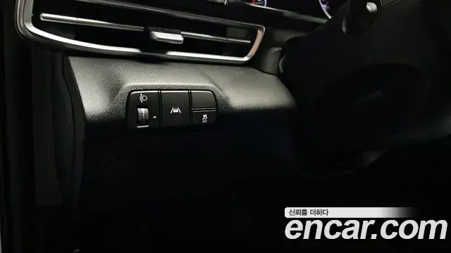 Hyundai The New Avante Hybrid 2022 — Photo 13/23