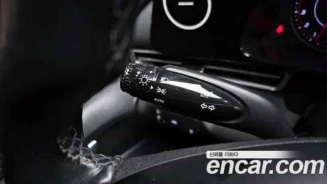Hyundai The New Avante Hybrid 2022 — Photo 16/23