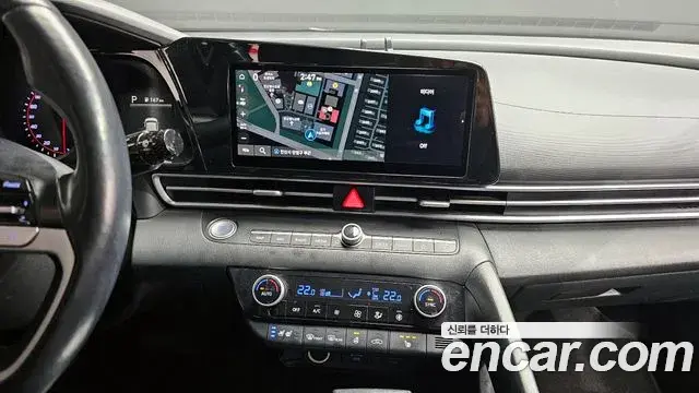Hyundai The New Avante Hybrid 2022 — Photo 18/23