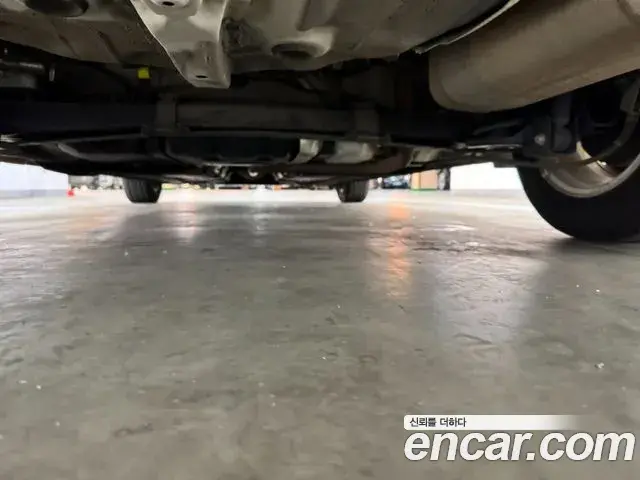 Hyundai The New Avante Hybrid 2022 — Photo 17/23