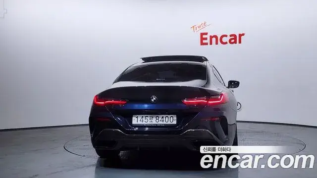 BMW 8 Series 2022 — ფოტო 19/20