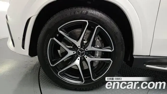 Mercedes-Benz GLE-Class 2023 — Photo 11/20