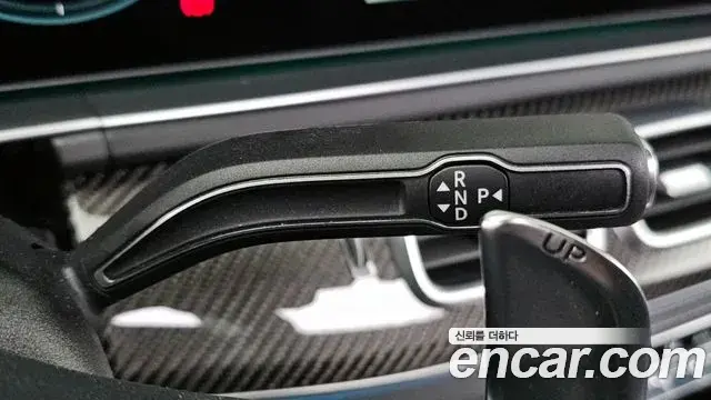 Mercedes-Benz GLE-Class 2023 — Photo 2/20