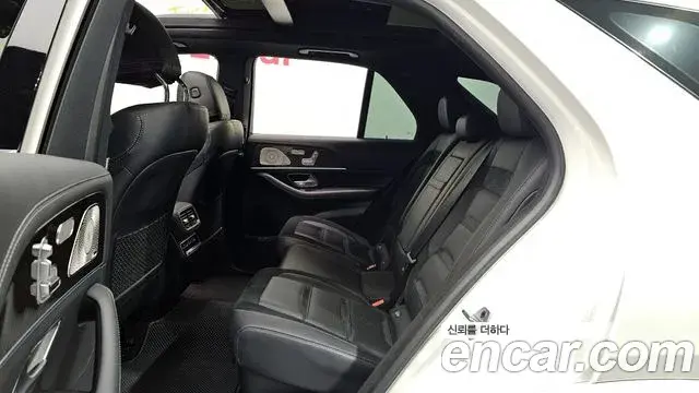 Mercedes-Benz GLE-Class 2023 — Photo 17/20