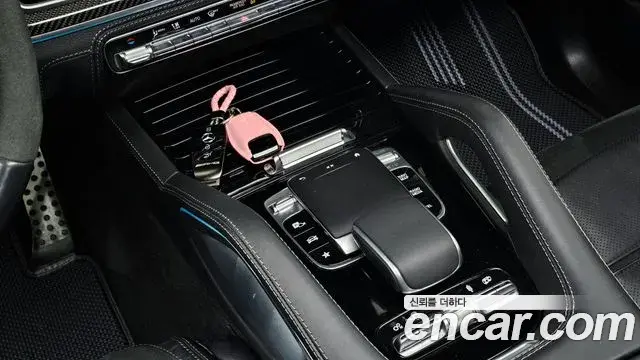 Mercedes-Benz GLE-Class 2023 — Photo 13/20