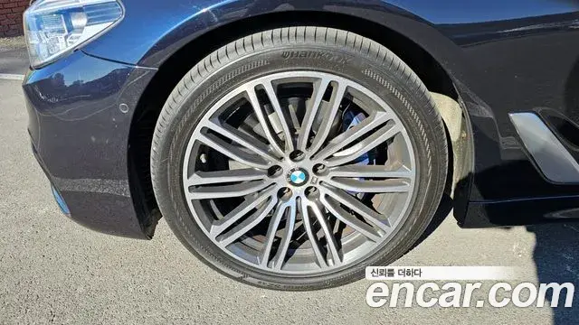 BMW 5 Series 2019 — Şəkil 16/20