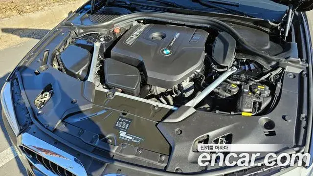 BMW 5 Series 2019 — Şəkil 17/20