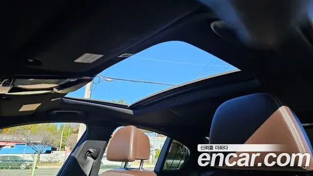 BMW 5 Series 2019 — Şəkil 12/20