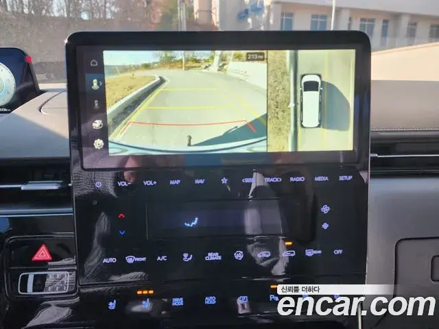 Hyundai Staria 2025 — Photo 15/20