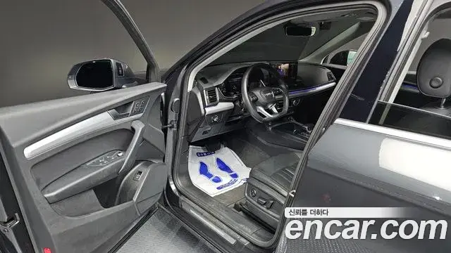 Audi Q5 2022 — ფოტო 1/20