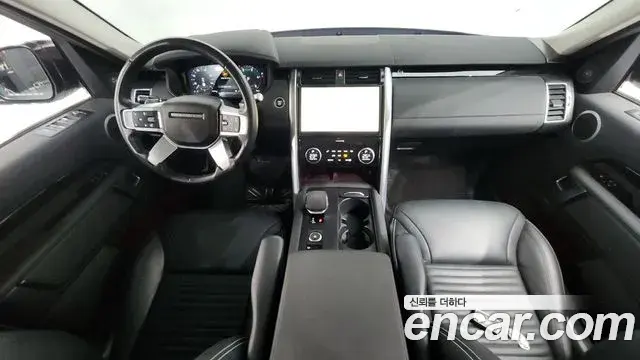 Land Rover Discovery 5 2021 — Photo 7/20