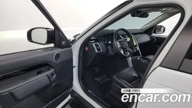 Land Rover Discovery 5 2021 — Photo 10/20