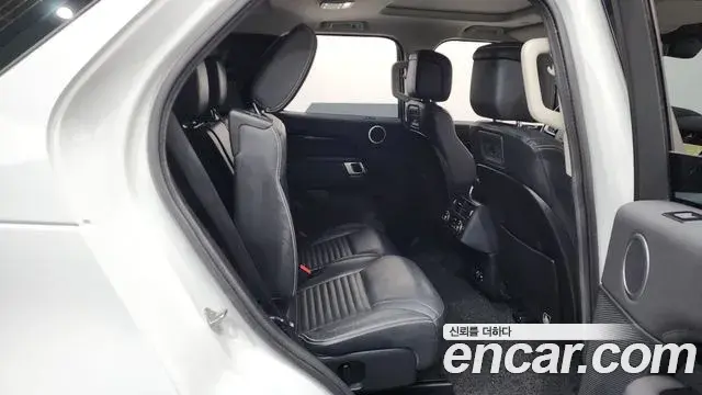 Land Rover Discovery 5 2021 — Photo 12/20