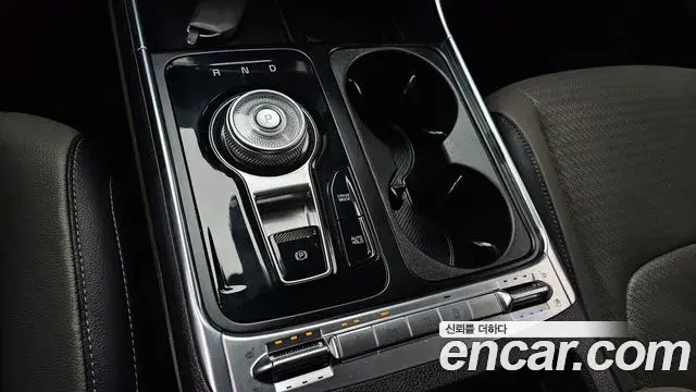 Kia Carnival 2024 — Şəkil 8/20
