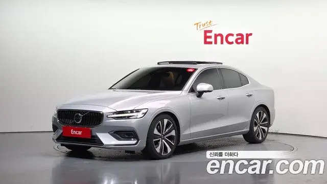 Volvo S60 2022 — Photo 10/20