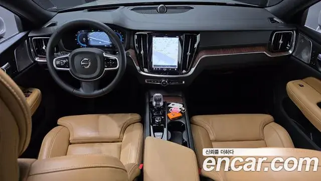 Volvo S60 2022 — Photo 7/20