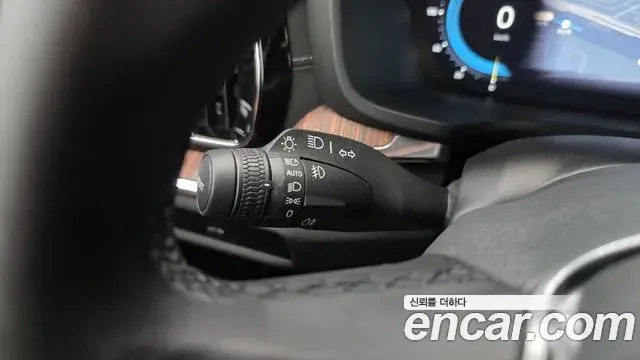 Volvo S60 2022 — Photo 1/20
