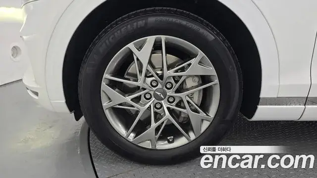 Genesis GV70 2023 — Photo 16/20
