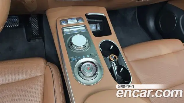 Genesis GV70 2023 — Photo 2/20