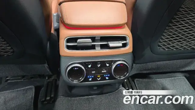 Genesis GV70 2023 — Photo 4/20
