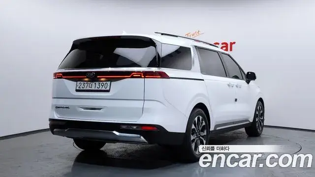 Kia Carnival 2021 — Фото 2/20