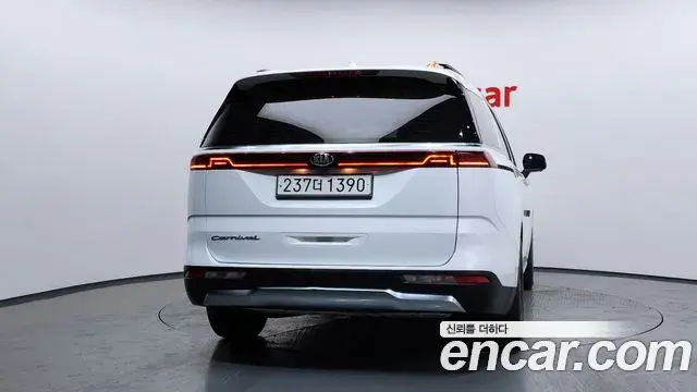Kia Carnival 2021 — Фото 4/20