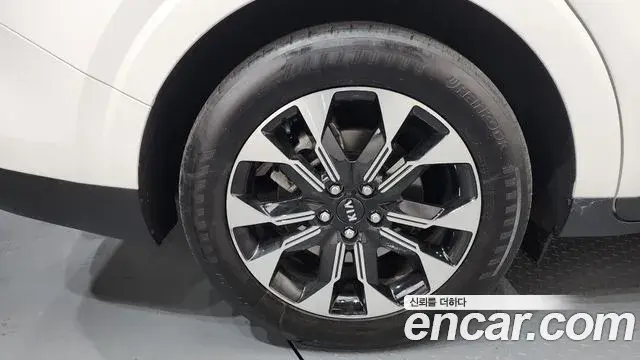 Kia Carnival 2021 — Фото 5/20