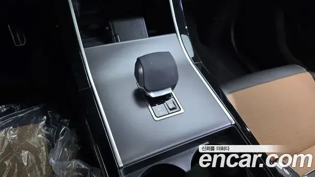 Land Rover Range Rover Velar 2025 — Şəkil 4/20
