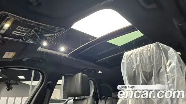Land Rover Range Rover Velar 2025 — Şəkil 10/20