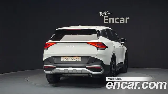 Kia Sportage 2022 — ფოტო 1/20