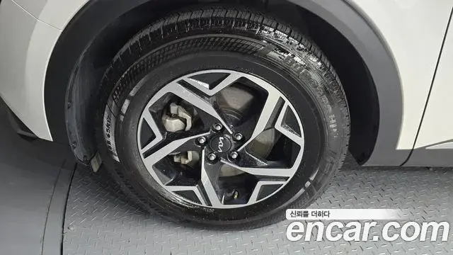 Kia Sportage 2022 — ფოტო 5/20