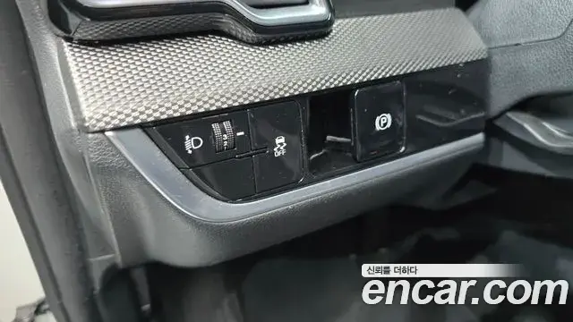 Kia Sportage 2022 — ფოტო 18/20