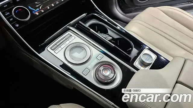 Genesis GV80 2020 — ფოტო 7/20