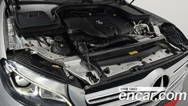 Mercedes-Benz GLC-Class 2018 — Şəkil 10/29