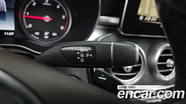 Mercedes-Benz GLC-Class 2018 — Şəkil 2/29