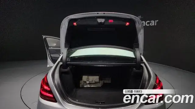 Mercedes-Benz S-Class 2019 — ფოტო 14/20