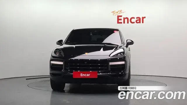 Porsche Cayenne 2020 — ფოტო 3/20