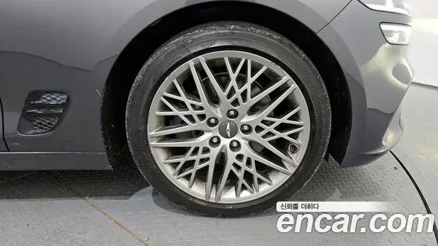 Genesis G70 2021 — Photo 4/20