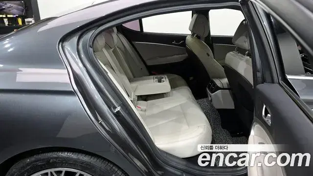 Genesis G70 2021 — Photo 15/20