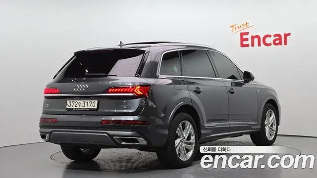 Audi Q7 2021 — Şəkil 8/20