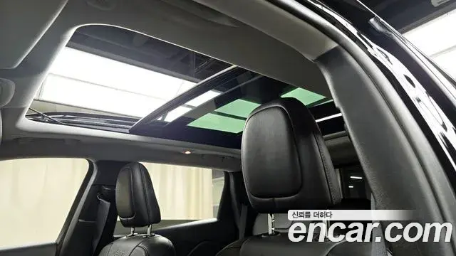 Jeep Cherokee 2022 — ფოტო 16/20