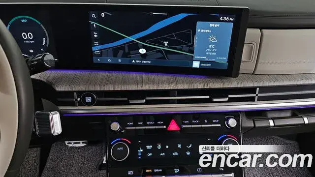 Hyundai Santa Fe 2023 — Фото 14/20