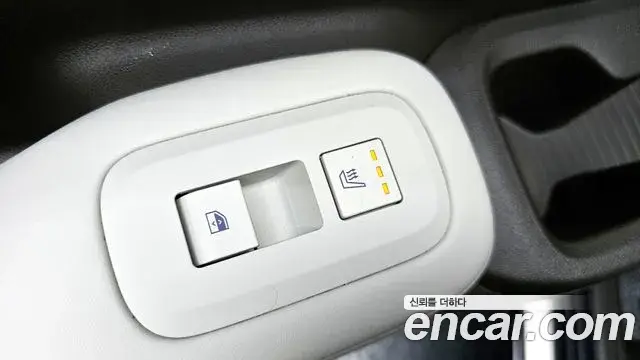 Hyundai Santa Fe 2023 — Фото 18/20