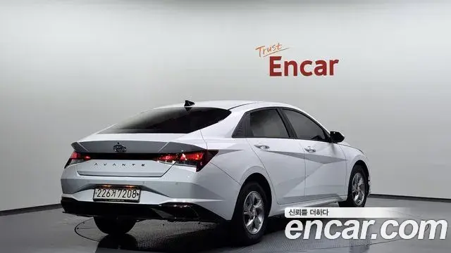 Hyundai The New Avante Hybrid 2020 — ფოტო 9/20