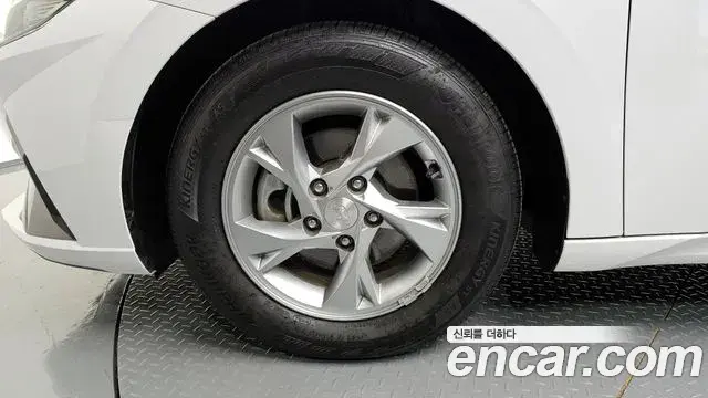Hyundai The New Avante Hybrid 2020 — ფოტო 1/20