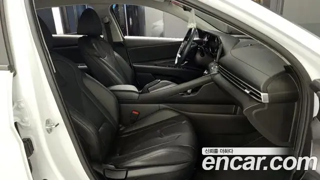 Hyundai The New Avante Hybrid 2020 — ფოტო 2/20